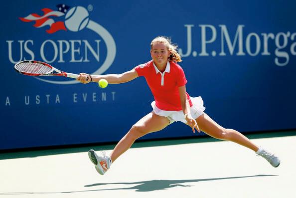 Marie Bouzkova - Official website about Czech tennis player